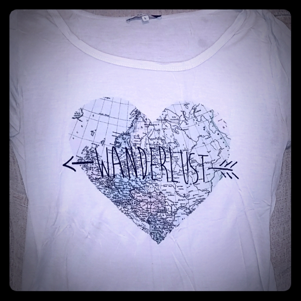 Wanderlust top tee size large map world